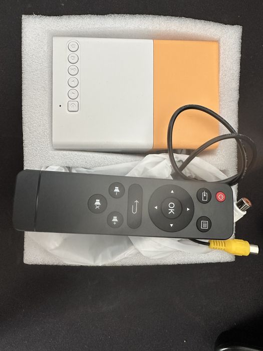 Продам  мини проектор