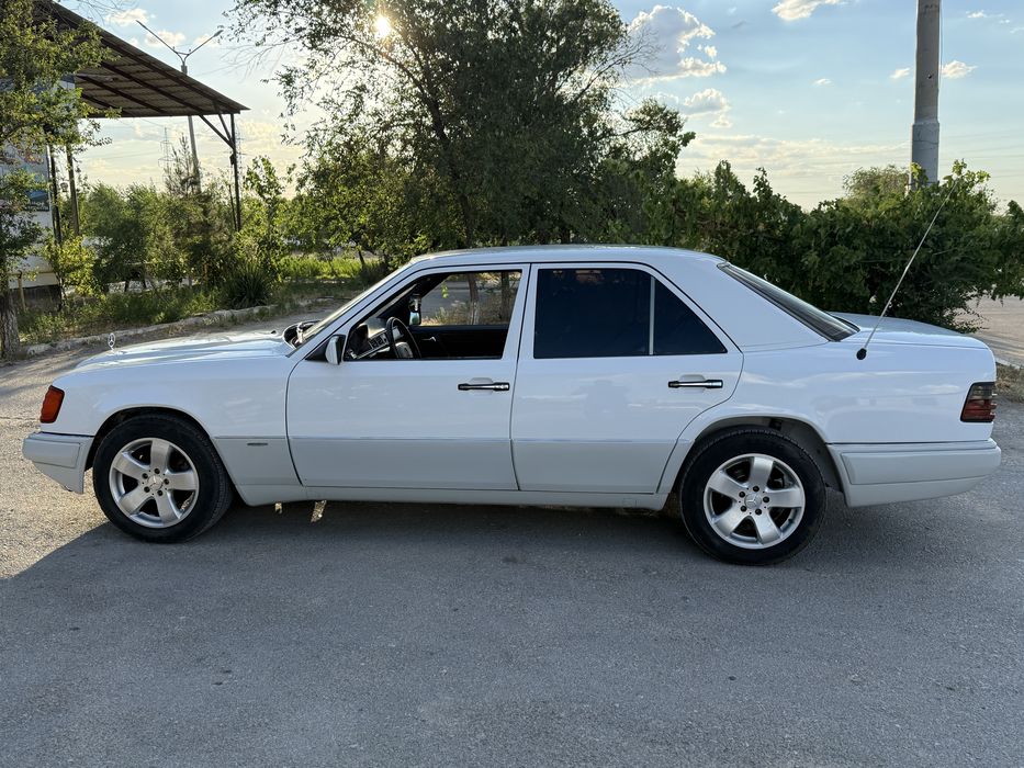 Продаётся Мерседес-бенц w124 E300 TURBODIESEL