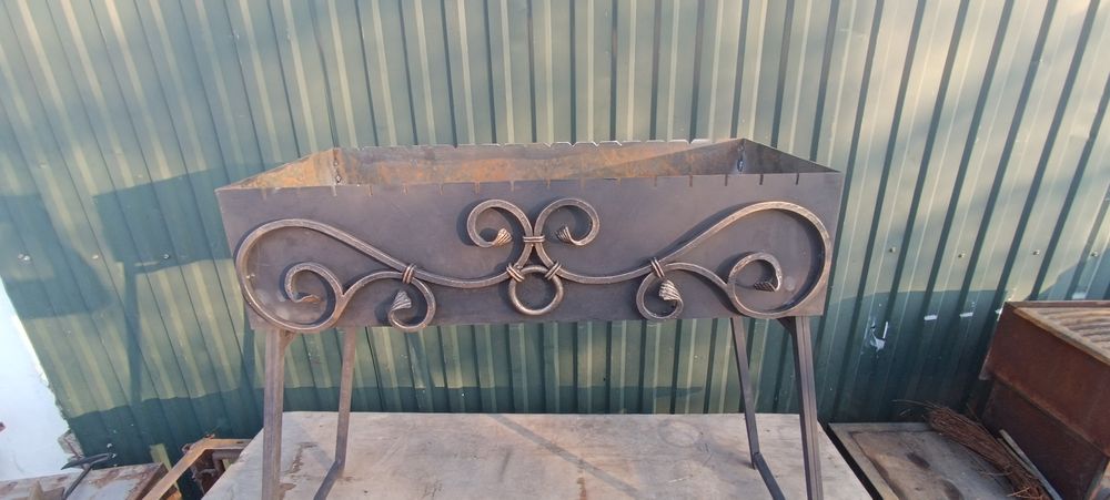 Разборный кованый мангал