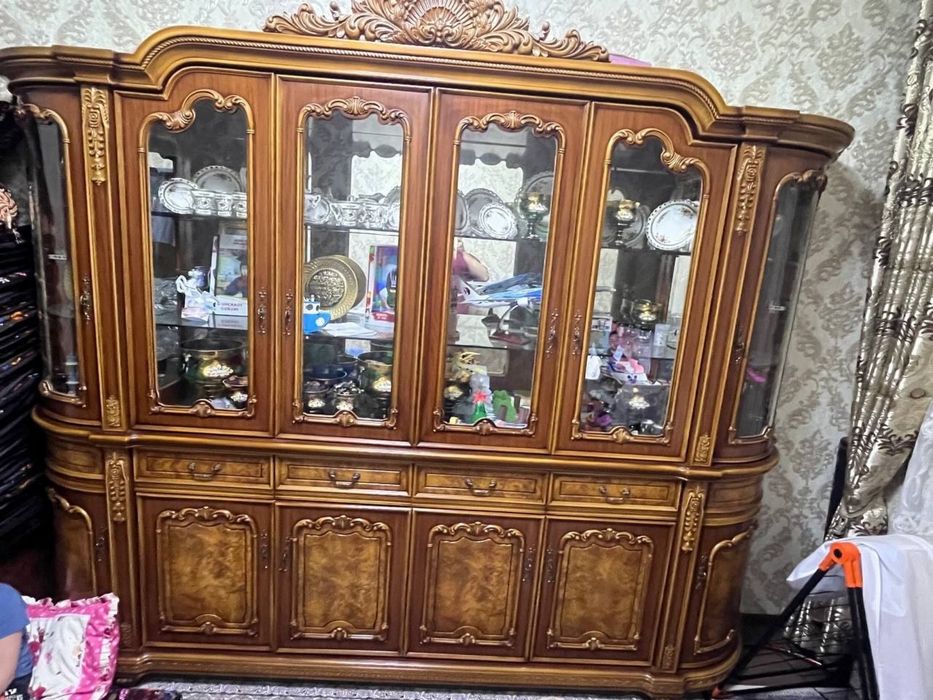 Срочно продаются китайская мебель в отличном состоянии:
