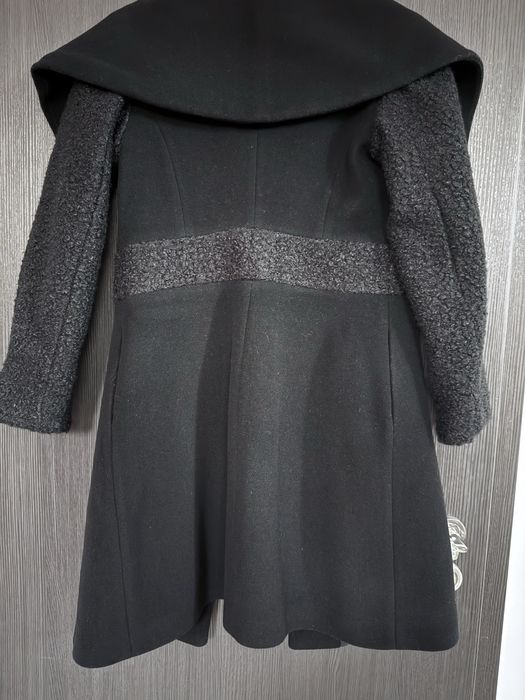 Елегантно вълнено палто