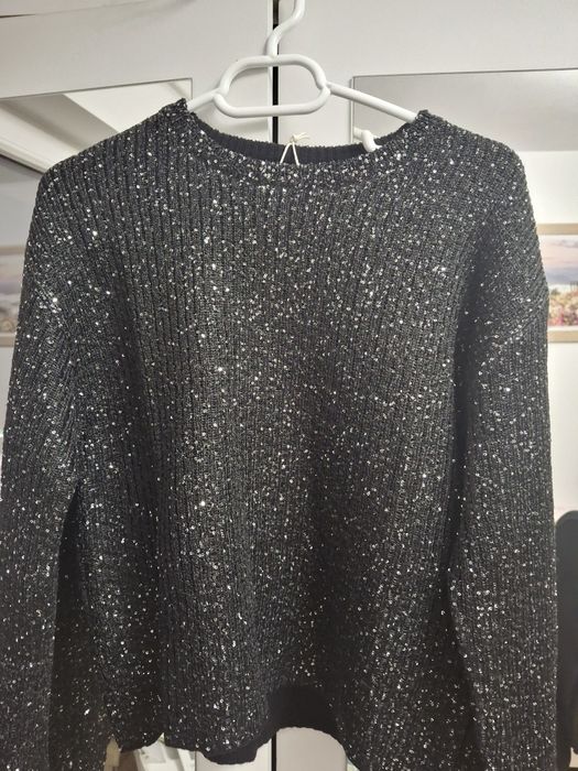 Vând bluza zara noua, marimea s