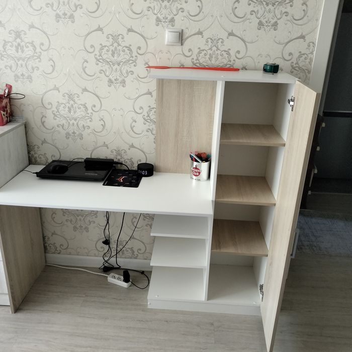 Продам стол сол шкафчиком