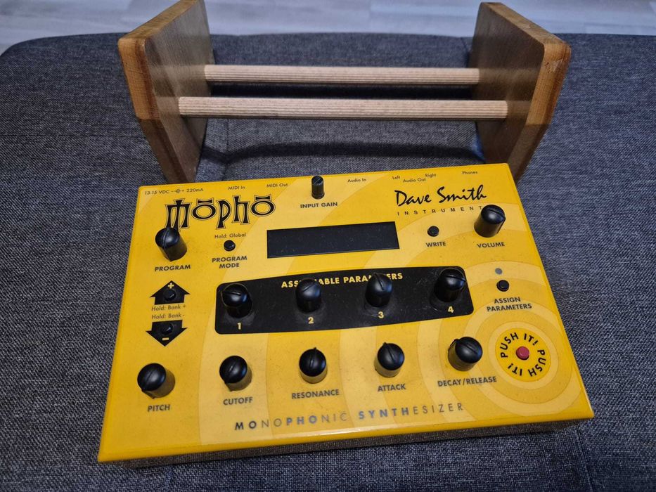 Dave Smith Instruments Mopho Analog Synthesizer