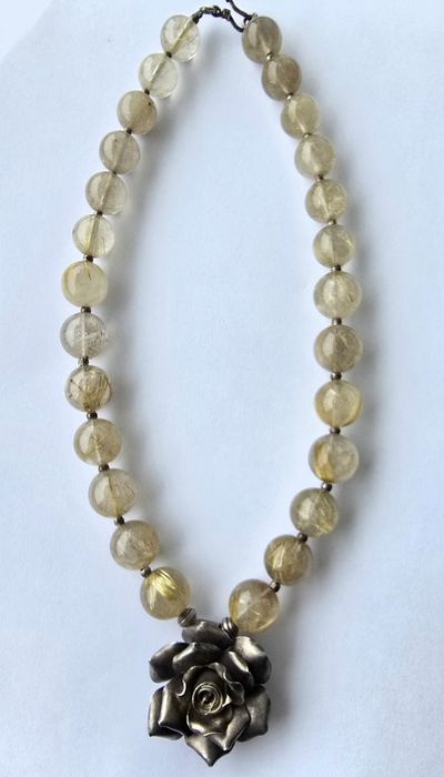 Colier statement din cuart rutilat natural , 26 bile mari 13–14 mm