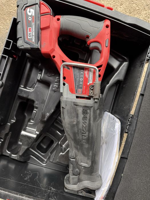 Fierastrau sabie Milwaukee turatie  m18 cu variator fsx stare  nou