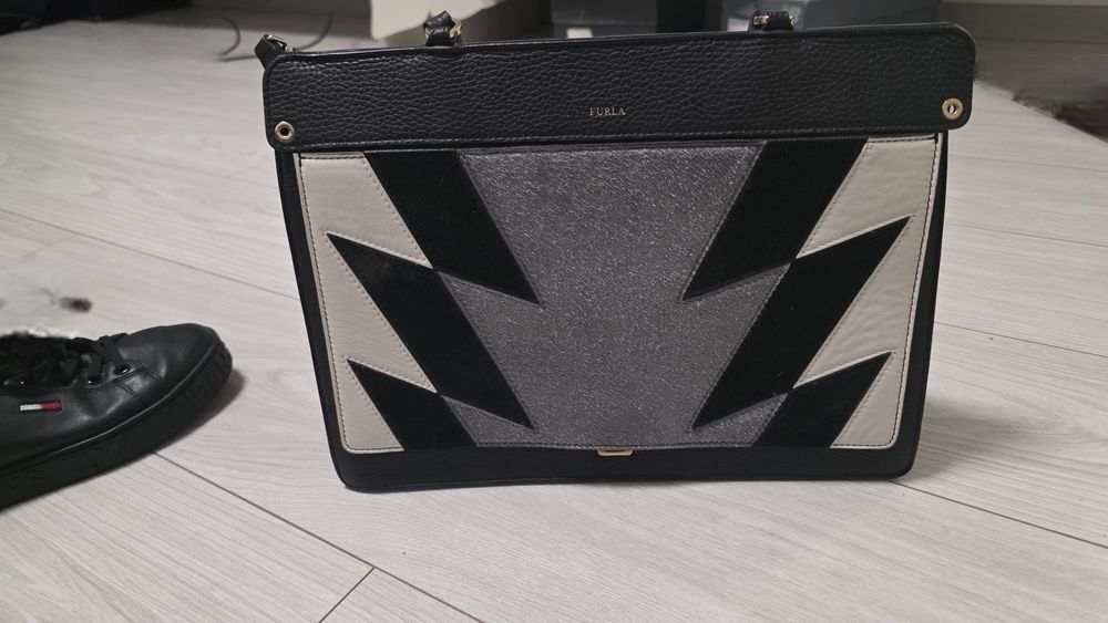 Geanta crossbody Furla