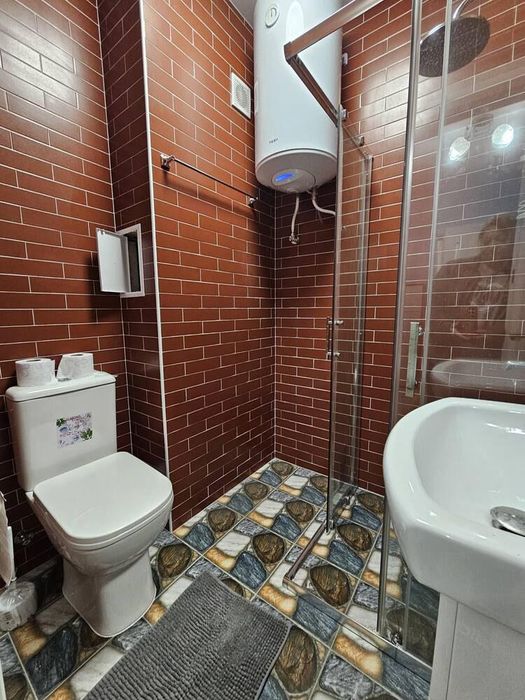 Дава се под наем Тристаен апартамент в Бургас, Възраждане - 77 кв.м за 663 € - Снимка #5