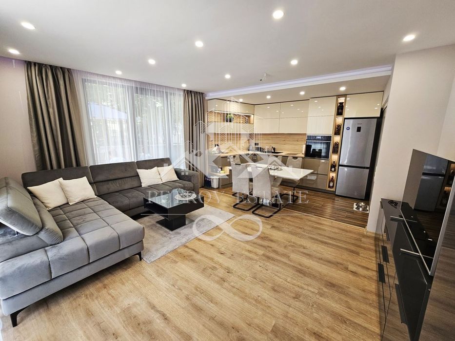 Продава се Тристаен апартамент в Велинград - 250 кв.м за 979 €/кв.м - Снимка #1