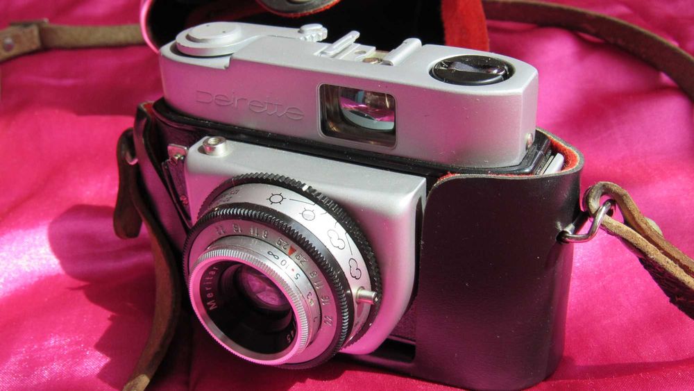 Немски ретро фотоапарат BEIRETTE в кожен калъф