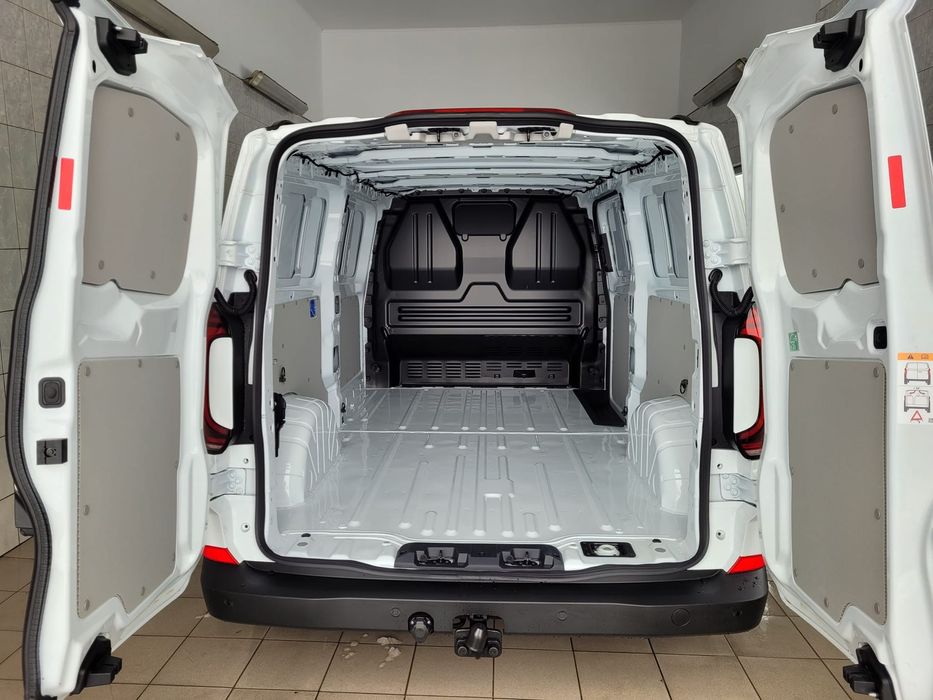 Volkswagen T7 Furgon Lung 110CP M6 Transporter T7 Furgon lung 2.0TDI 110CP M6 detarat la 2.490Kg !