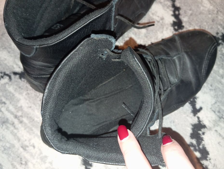 Черни кожени обувки