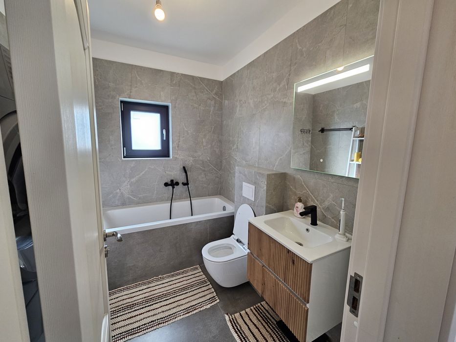 Casă 4 camere 110mp curte 501mp