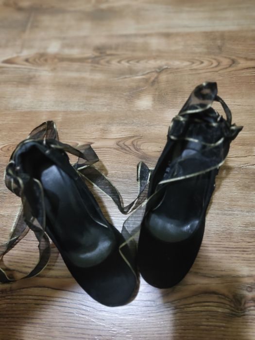 Продам туфли б/у на платформе