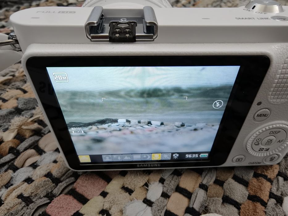 20MP Samsung NX1000 + обектив Samsung 20-50