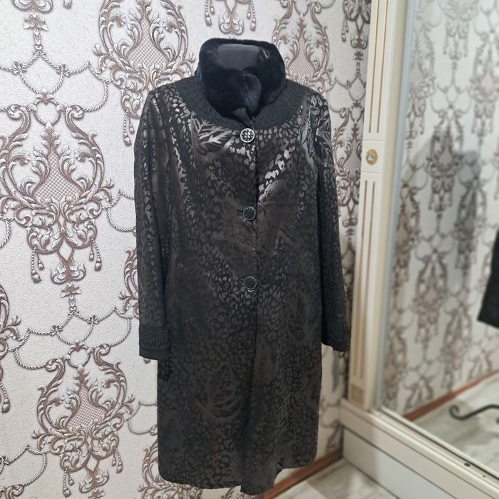 Продам верхнюю одежду