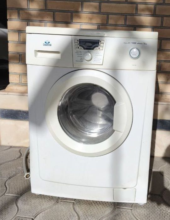 Стиральная машина фирма "Атлант"