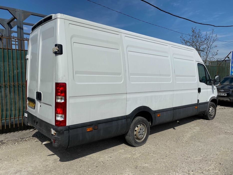 DEZMEMBREZ PIESE Iveco DAILY 4 2,3 HPI 35 S12 LUNG 3 PANOURI euro 4 2007 import Anglia