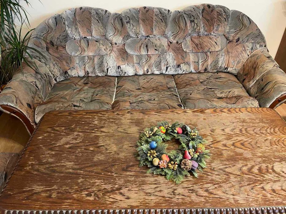 Троен диван, 2 фотьойла, 2 табуретки и маса