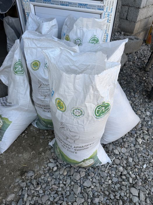 Продам куриный помет с опилками.