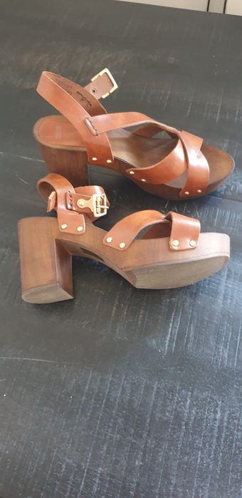 Sandale piele si lemn ASOS marimea 41 potrivit f bine si pentru 40