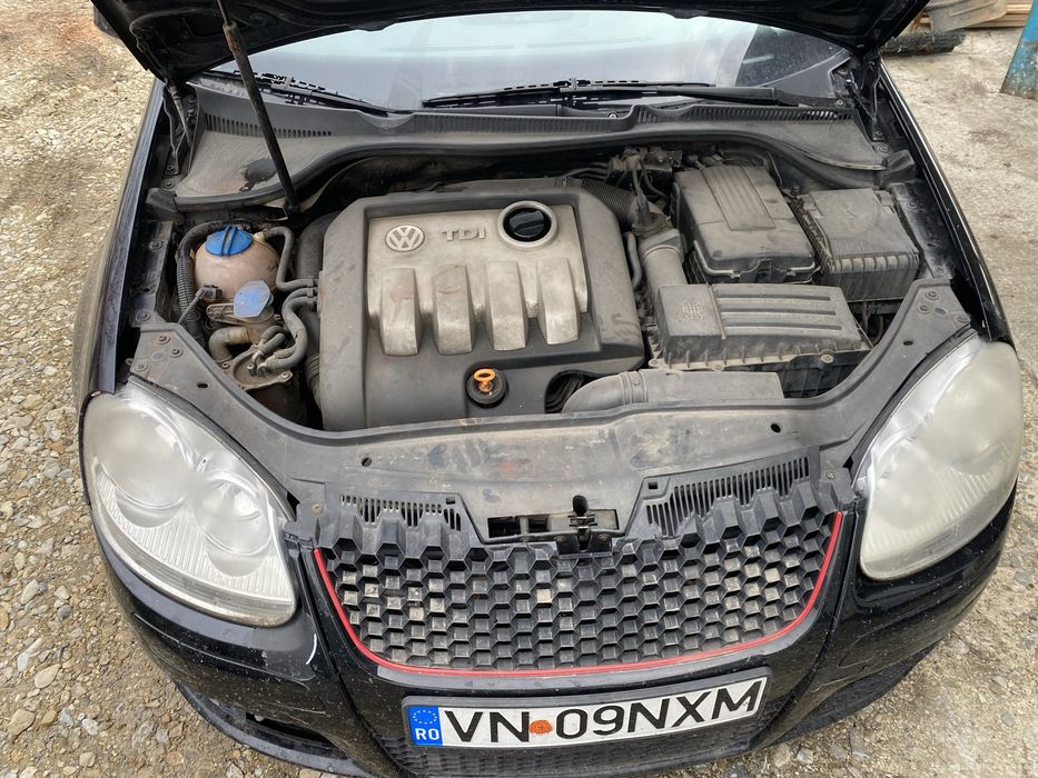 Vand Volkswagen golf 5 sau dezmembrez