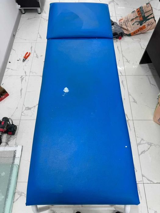 Продам массажное кресло кушетка