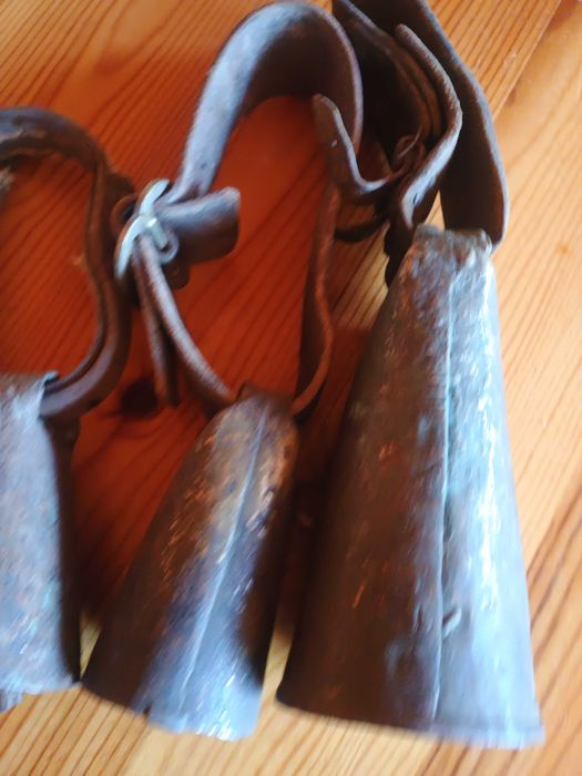 Хлопки, чанове, звънци