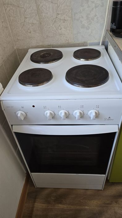 Продам электроплиту Дарина