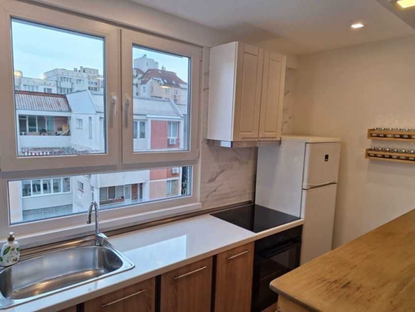 Тристаен апартамент под наем Младост 4