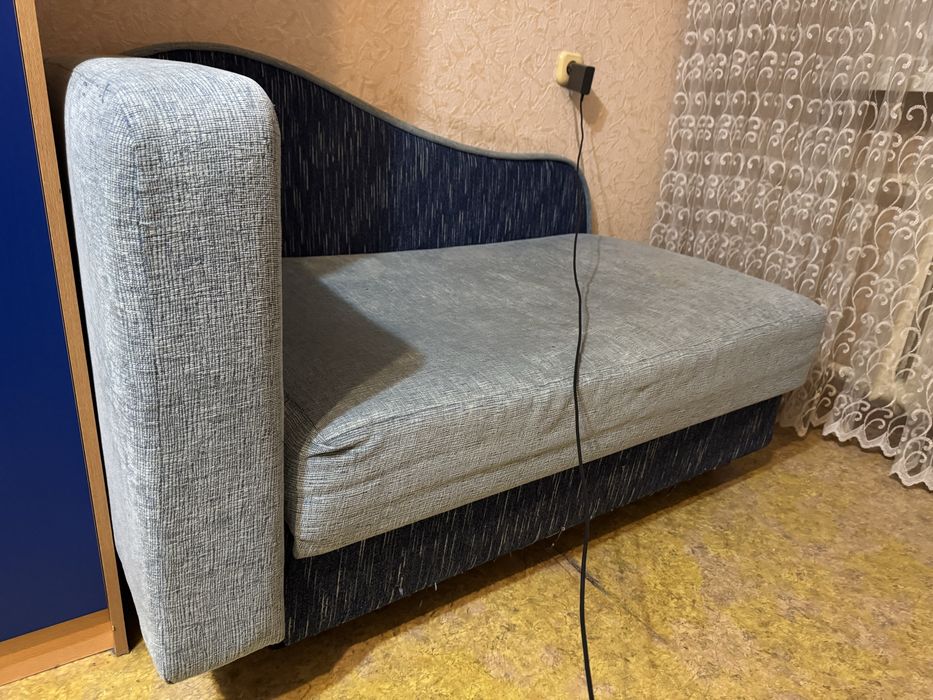 Отдам диванчик бесплатно