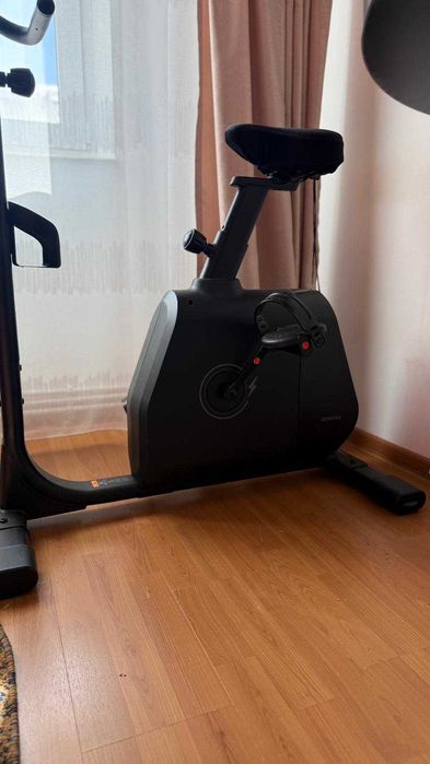 Bicicletă Fitness Domyos (Decathlon) EB 140 – Bluetooth, 12 Programe