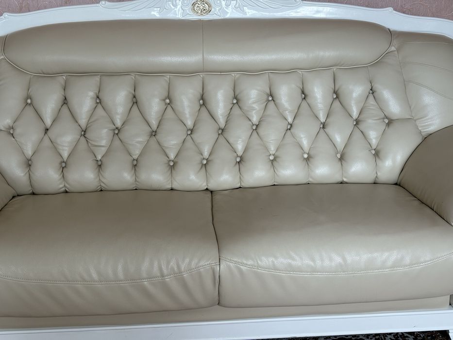 Кожанные диваны 2+1