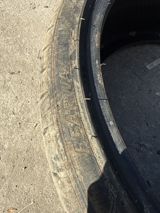 255 35R21 в хорошем состояние