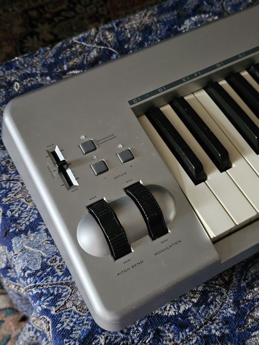 M-Audio MIDI 61 клавиши электро пианино