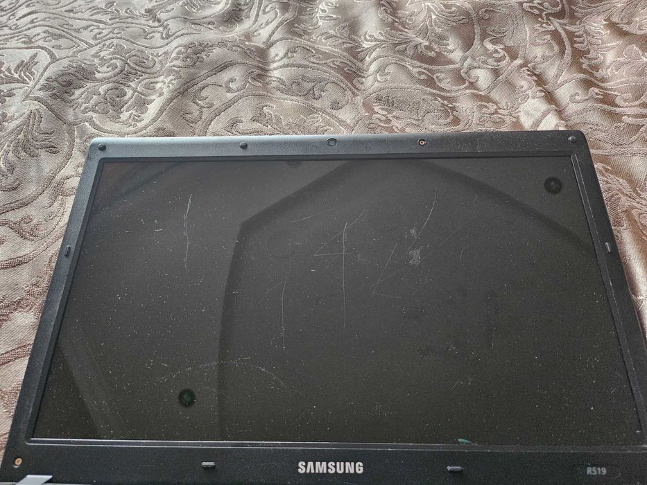 На запчасти Продаю Ноутбук samsung