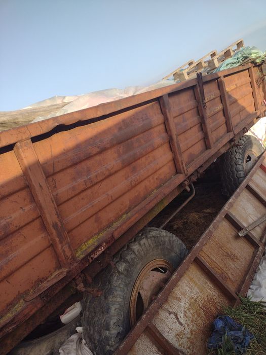 Remorca 5 tone pe pivoti