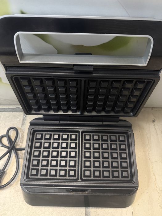 Многофункционален грил Delonghi Easy