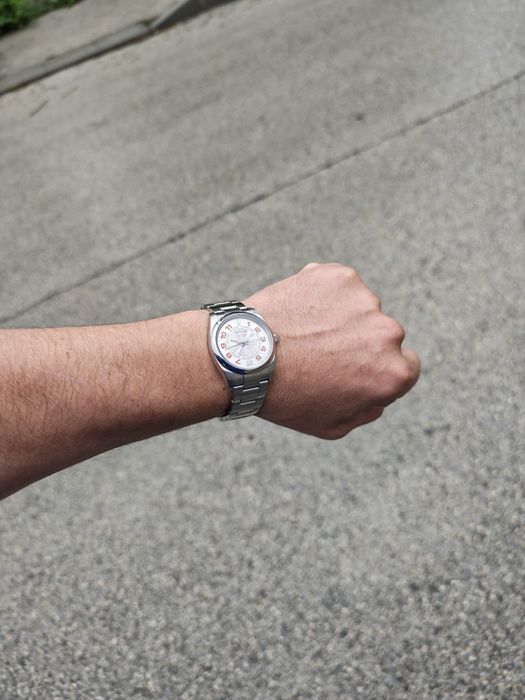Продавам оригинален часовник rolex