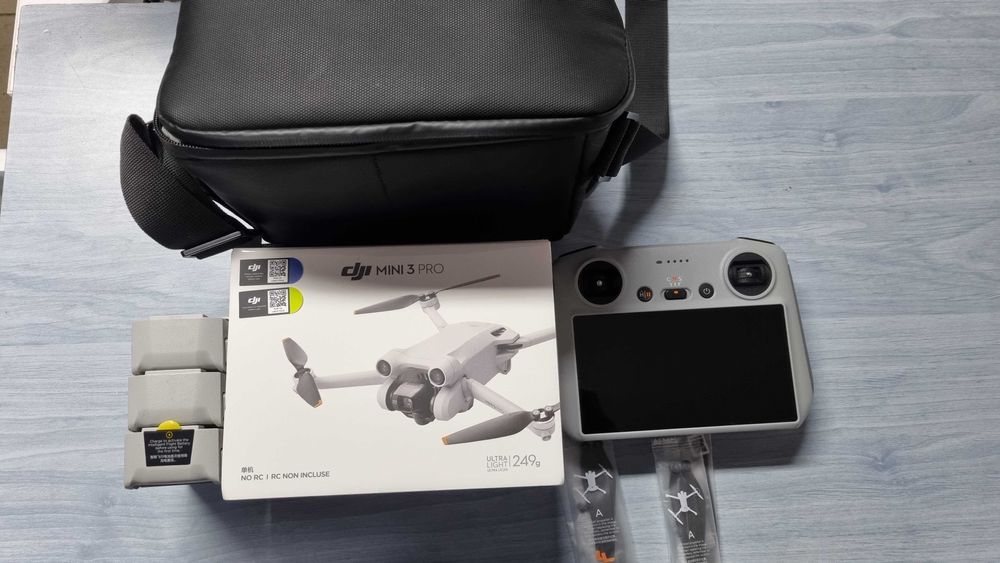 DJI Mini 3 Pro SIGILATA 3 baterii, consola, elice, gata de zbor