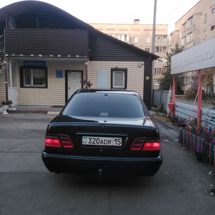 Продам мерседес 210