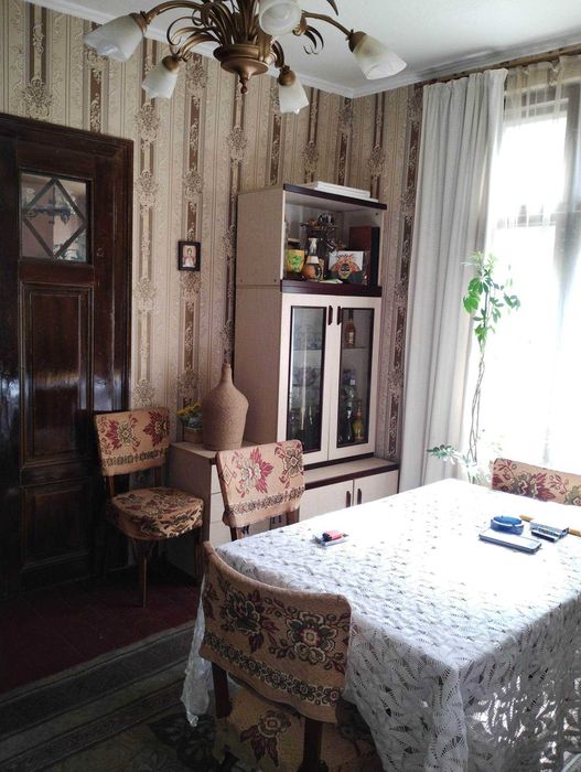 Тристаен с паркомясто в Центъра