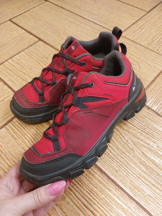 Pantofi sport Quechua mărime 34.