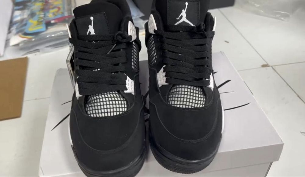 Nike Air Jordan 4