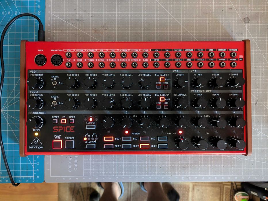 Behringer Spice - sintetizator poliritmic
