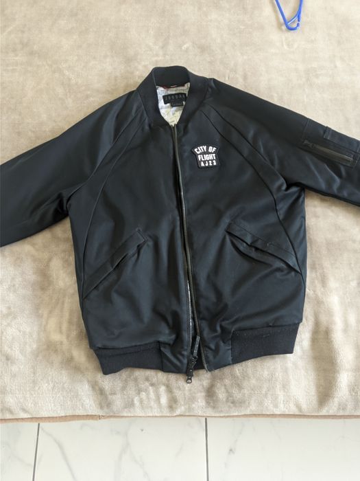 Продам куртку Jordan