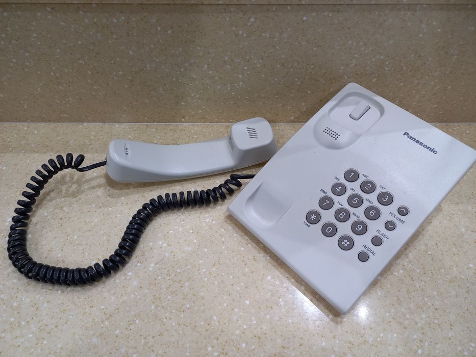 Продам проводной телефон