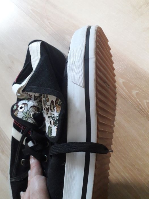 Дамски кецове номер 38