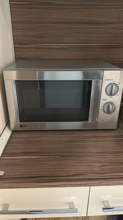 Продам микроволновку LG