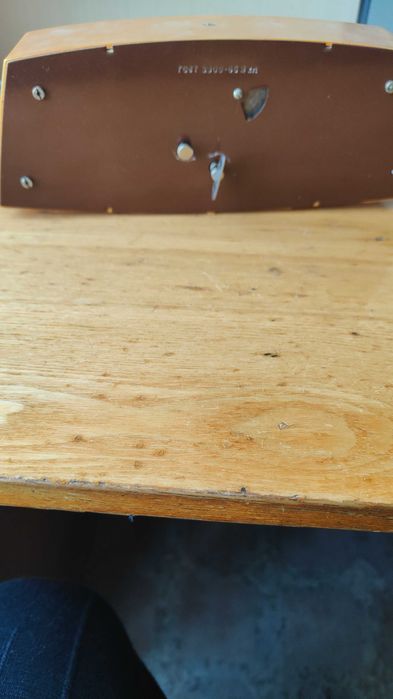 Часы настольные продам